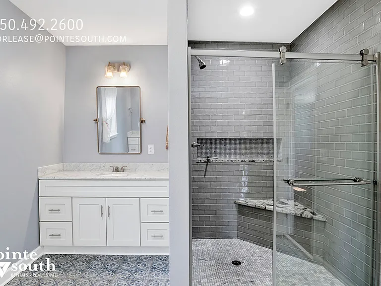 635 W Lee St — Photo 14