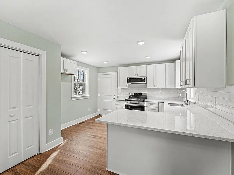 2702 Durham St — Photo 21