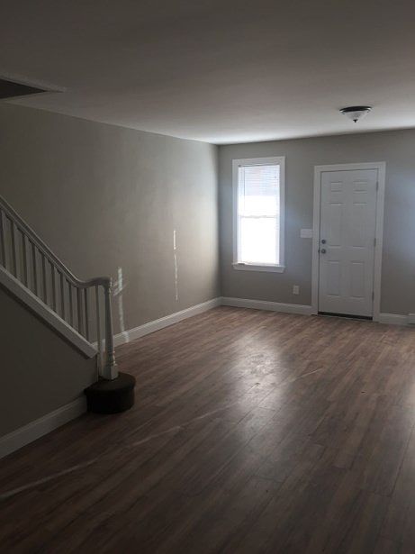 1st image of 644 E Clementine St