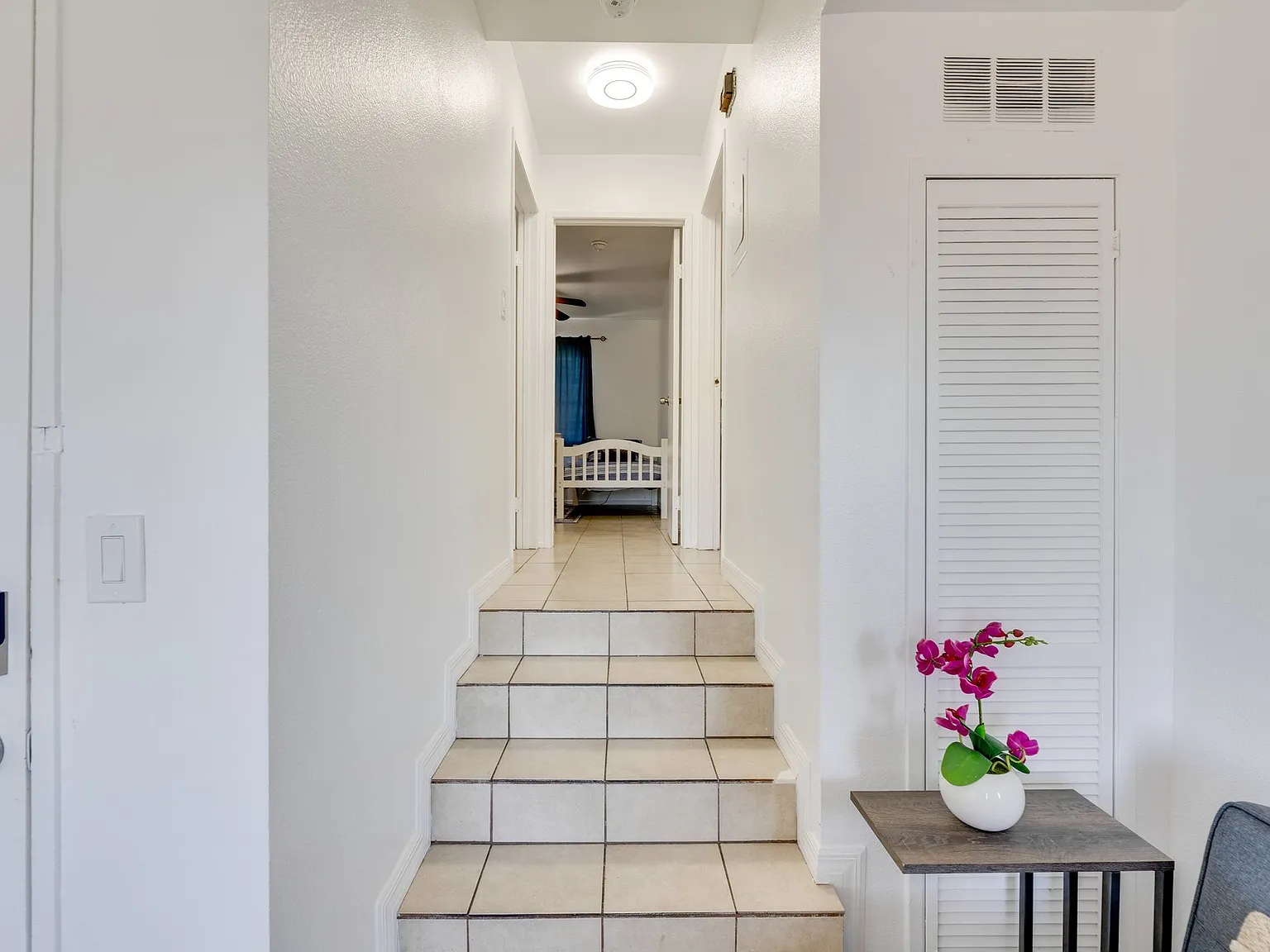 2 bed, 800 sqft, $3,100 — Photo 3