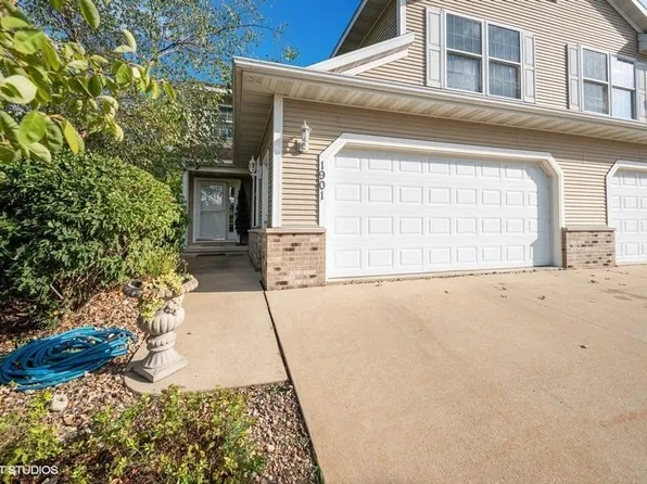 1901 3rd St SW #4, Waverly, IA 50677