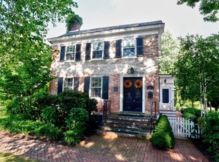 6 N Main St, Cranbury, NJ 08512