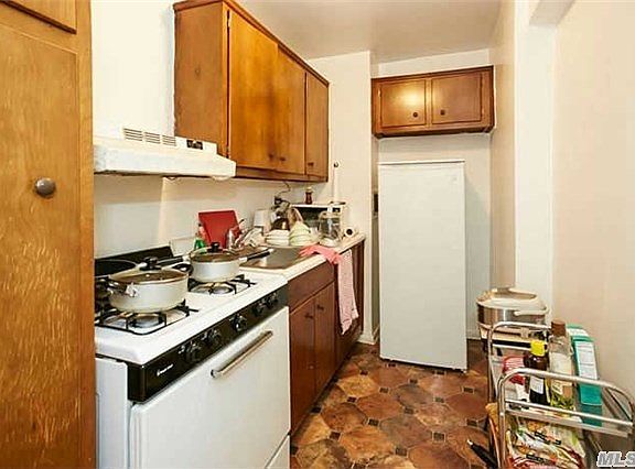 5th image of 3044 29th St