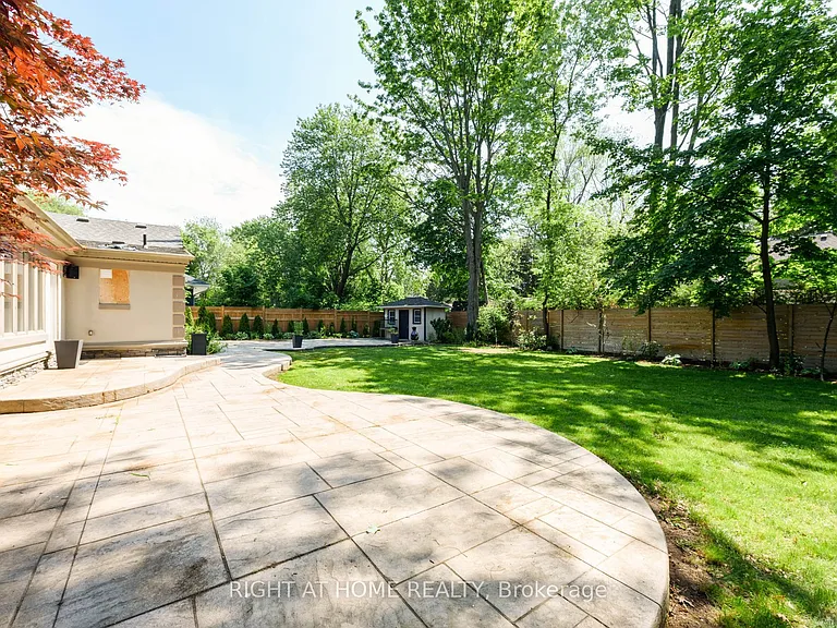 176 Maplewood Rd — Photo 23