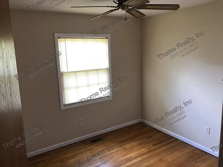 1711 Woodlawn Dr — Photo 6