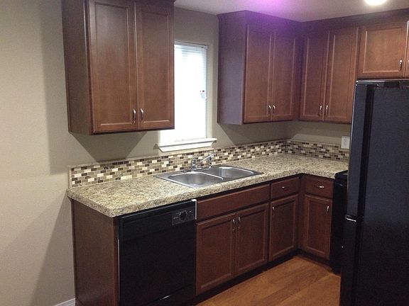 2nd image of 18816 Mountain View Dr E #B
