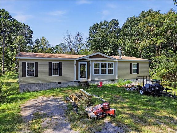 3rd image of 154 Silvers Rd