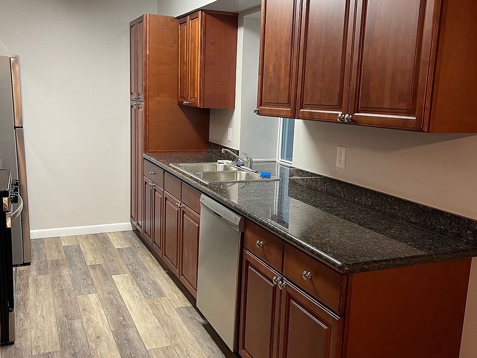 1st image of 2525 Annunciation St #16