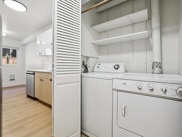 Olympic West Apartments — Photo 23