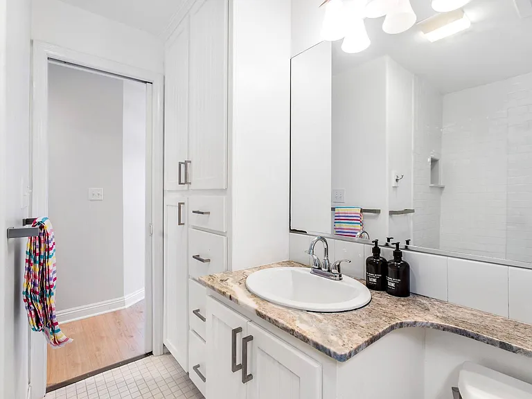 Guest Unit bathroom