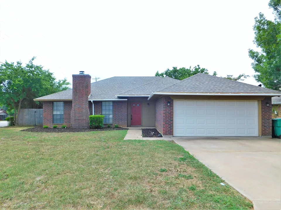 3008 Anysa Ln