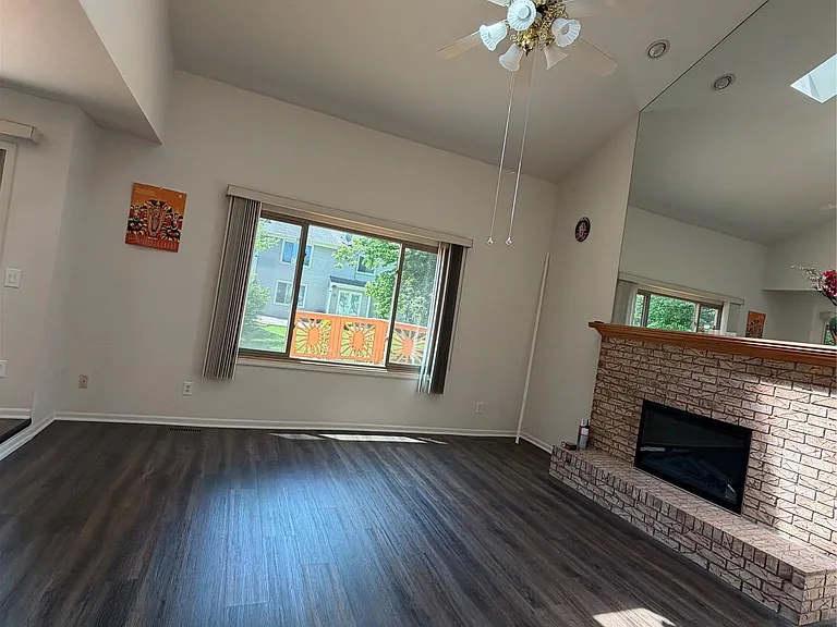 7043 Foxridge Dr — Photo 12