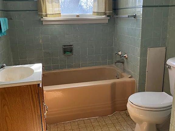 3rd image of 15420 Diamond Springs Rd