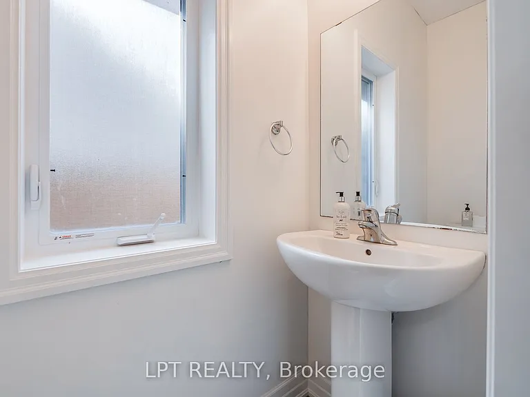 148 Hollybrook Trl S — Photo 19