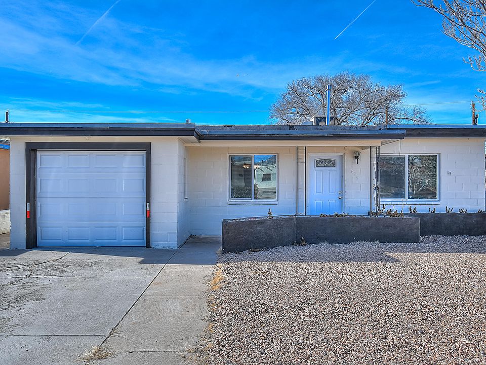 1st image of 625 Cardenas Dr SE