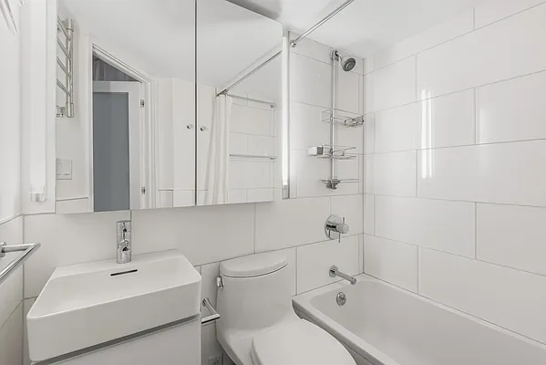 Sold by Remax Edge | media 7