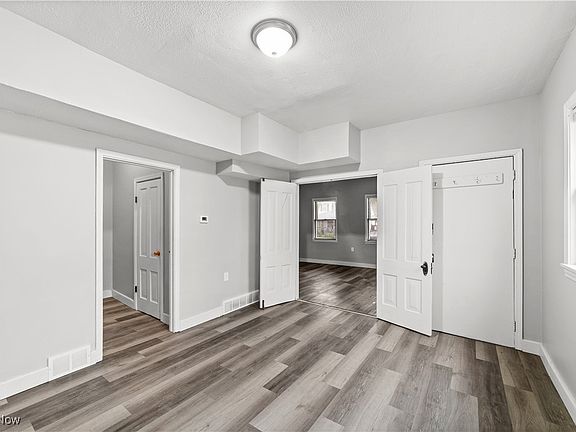 2nd image of 6915 Lawn Ave