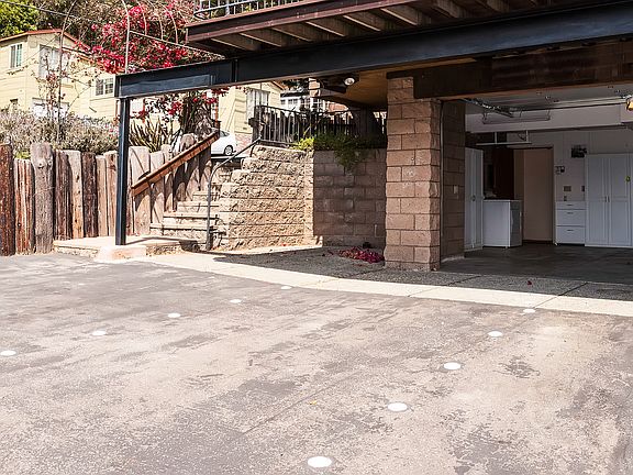 5th image of 499 Lake Ave