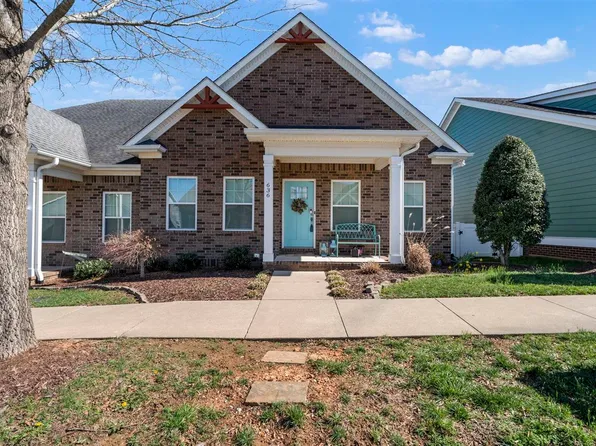 636 Constitution Dr, Bowling Green, KY 42103