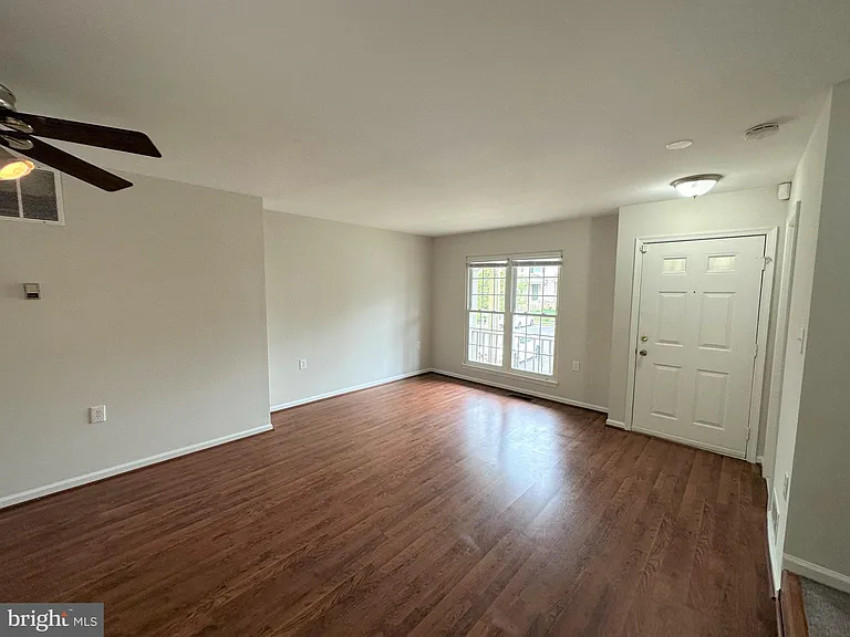 7822 Brookview Ct — Photo 3