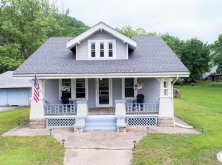 1316 W Main St, Grafton, IL 62037