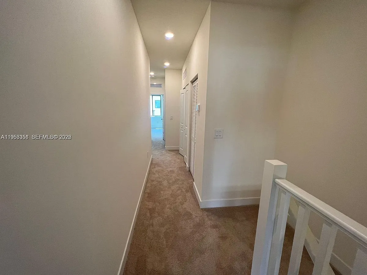 Building Photo - 4622 NW 83rd Path #0