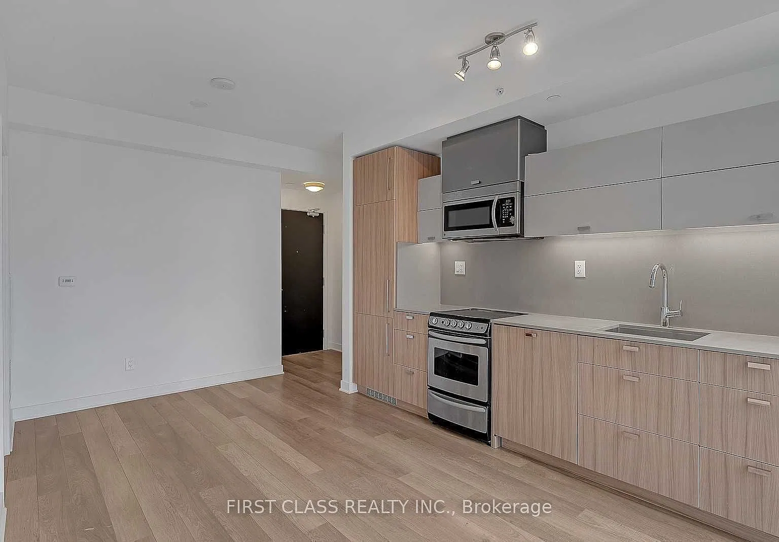 1 bed, $2,300 — Photo 4