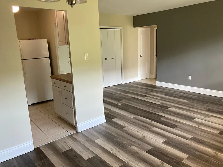 45 Paisley Blvd W — Photo 19