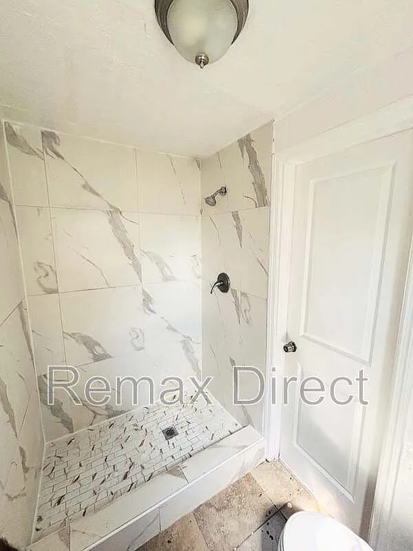 3 bed, 1.0 bath, $2,000 — Photo 1