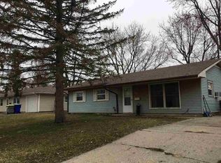 131 S Park Ln, Butler, IN 46721