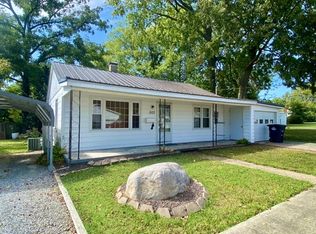 503 NE 2nd St, Fairfield, IL 62837
