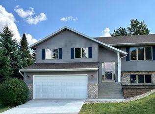 1218 37th St SW, Rochester, MN 55902