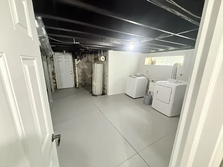 887 Lexington Ave #1 — Photo 14