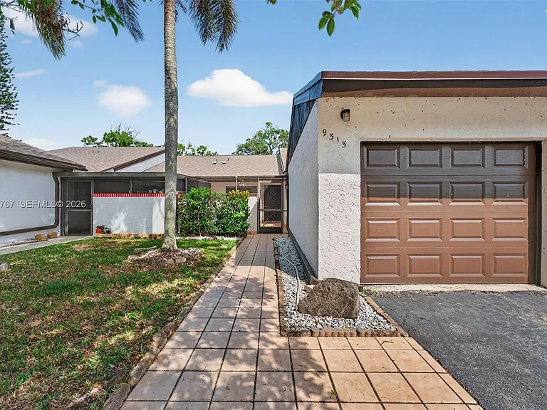 9315 Wedgewood Dr #B19 — Photo 20