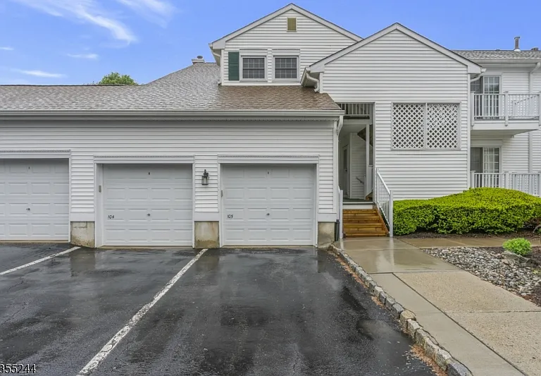 105 Alexandria Way — Photo 1