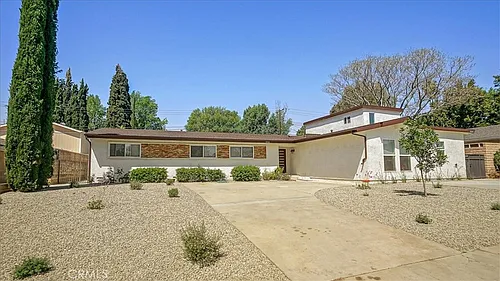 10901 Canby Ave Photo 1