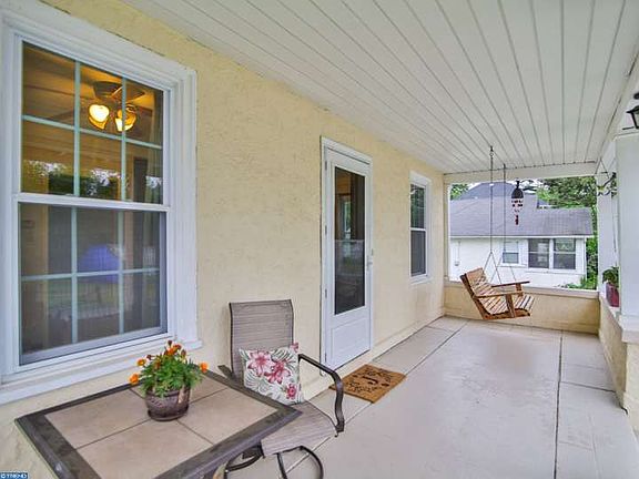3rd image of 605 W 4th Ave