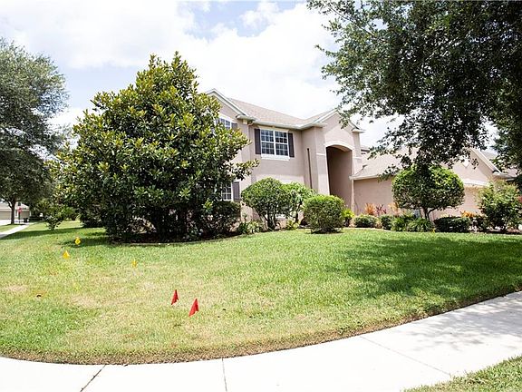 3rd image of 315 Harts Oak Pl