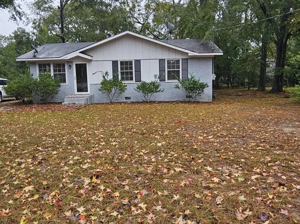 836 Mimosa Dr, Louisville, GA 30434