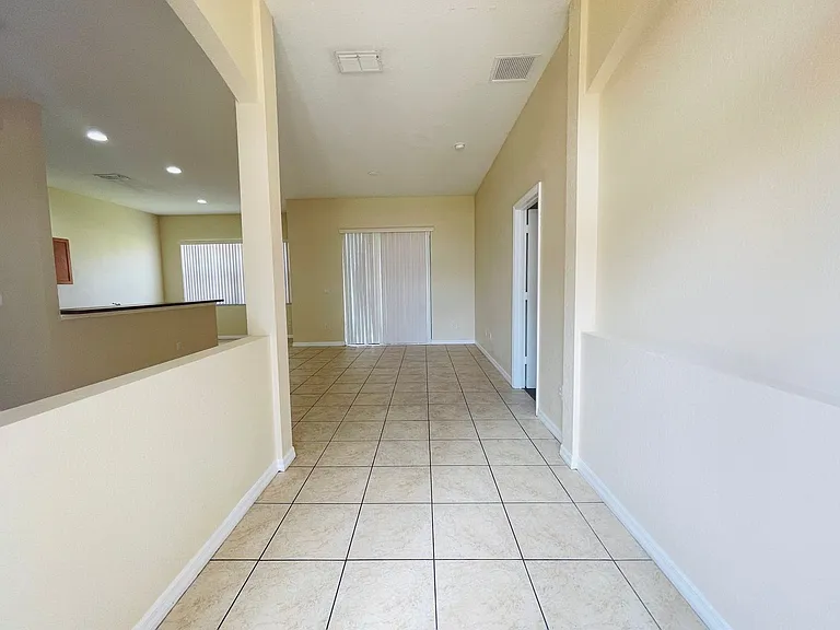 404 Cinnamon Dr — Photo 5