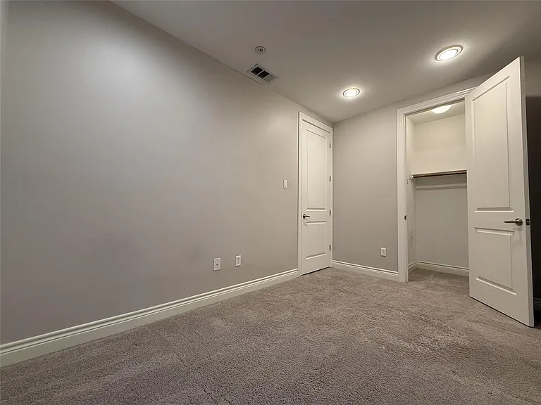 510 Lovett Blvd #204 — Photo 15
