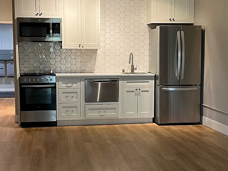 221 W Riverside Ave #3 — Photo 2