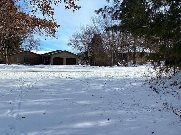 5th image of W13102 E Lake Dr