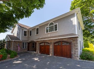 8 Maynard Cir, Old Saybrook, CT 06475