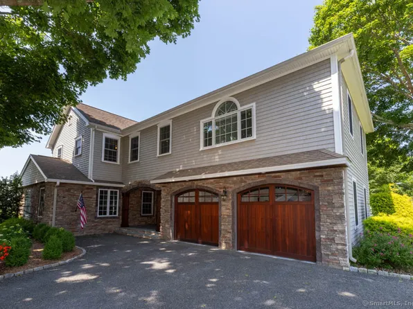 8 Maynard Circle, Old Saybrook, CT 06475