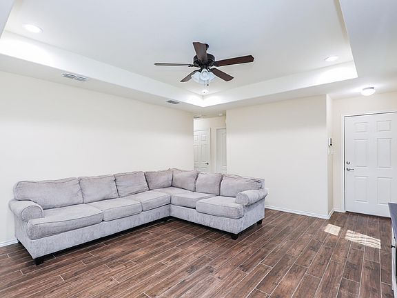 2nd image of 6003 Leopoldo Dr