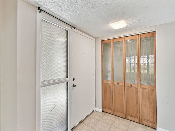 3rd image of 3 Tarragona Ct