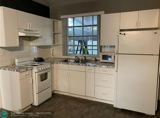 6829 SW 14th St, Pembroke Pines, FL 33023