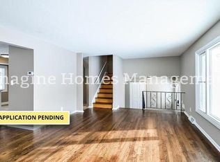 33125 Arlesford Dr, Solon, OH 44139
