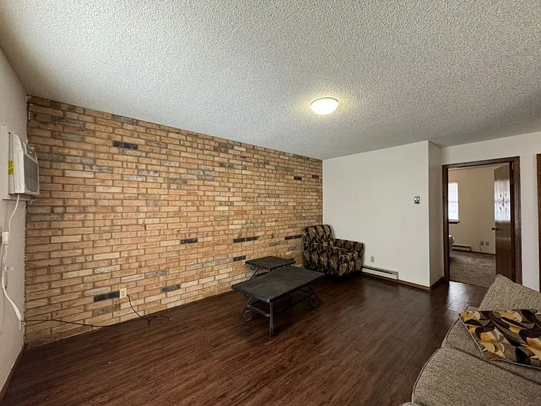 301 E Kee St — Photo 3